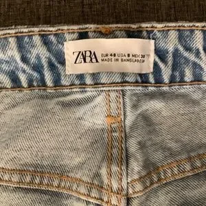 Jean Zara Femme - Taille 40 EU / 8 USA - Capri Denim Bleu - Neuf Sans étiquette